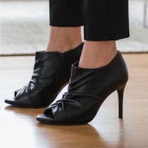 WORTHINGTON Heeled Open Toe Shoes, Women’s Size 6, Black